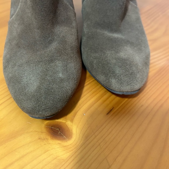 Dolce Vita Sz 8.5 Ankle Boots Wedge Bootie Tan Taupe Brown Suede High Heel boho - Picture 7 of 8